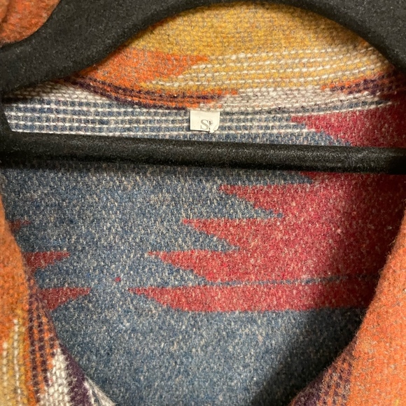 Western/Aztec Patterened Button up Jacket Size Small - Picture 3 of 4